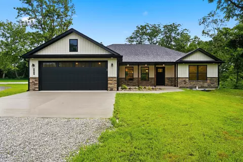 263 E Drane St, Harrisburg, MO 65256 photo 2