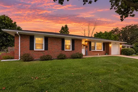 1605 Colonial Ct, Columbia, MO 65202
