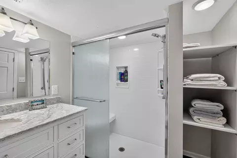Bath - 5685 E Sing Dr, Columbia, MO 65202 photo 4 of 5