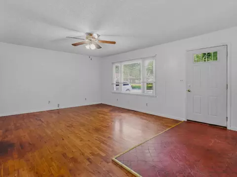 Living - 120 Adams St, Centralia, MO 65240 photo 2 of 3