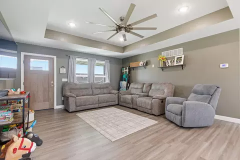 207 Gavin Ln, Linn, MO 65051 photo 2