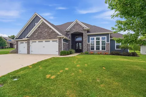 4813 Avondale Pl, Columbia, MO 65203