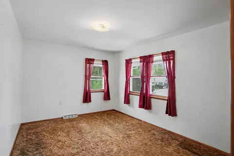Bedroom - 407 W Proctor St, Sturgeon, MO 65284 photo 5 of 8