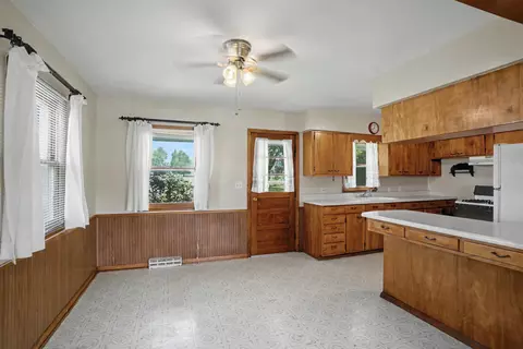Kitchen - 407 W Proctor St, Sturgeon, MO 65284 photo 2 of 2
