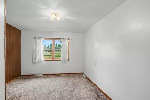 Bedroom - 407 W Proctor St, Sturgeon, MO 65284 photo 2 of 8