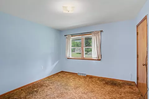 Bedroom - 407 W Proctor St, Sturgeon, MO 65284 photo 7 of 8