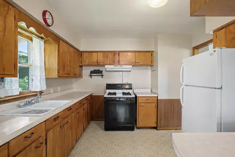 Kitchen - 407 W Proctor St, Sturgeon, MO 65284 photo 1 of 2