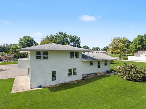 Exterior - 407 W Proctor St, Sturgeon, MO 65284 photo 2 of 5