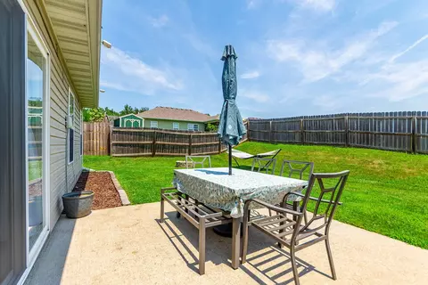 Exterior - 5308 Silver Mill Dr, Columbia, MO 65202 photo 3 of 4