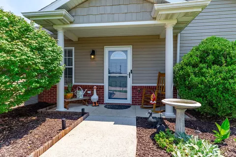 Exterior - 5308 Silver Mill Dr, Columbia, MO 65202 photo 2 of 4
