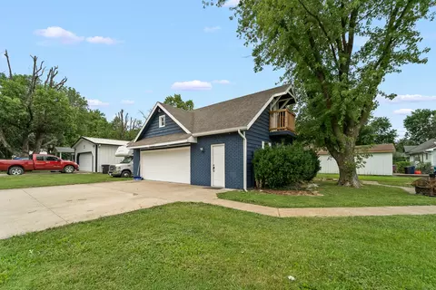 Exterior - 201 E Harrison St, Auxvasse, MO 65231 photo 4 of 6