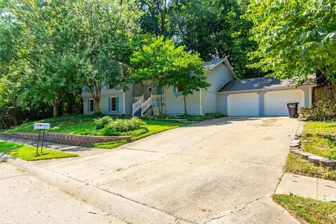 Exterior - 409 Cedar Ln, Columbia, MO 65201 photo 3 of 9