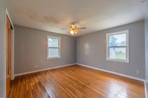Bedroom - 317 Farror St, Moberly, MO 65270 photo 1 of 2