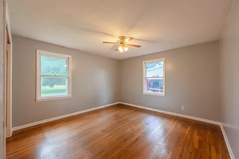 Bedroom - 317 Farror St, Moberly, MO 65270 photo 2 of 2