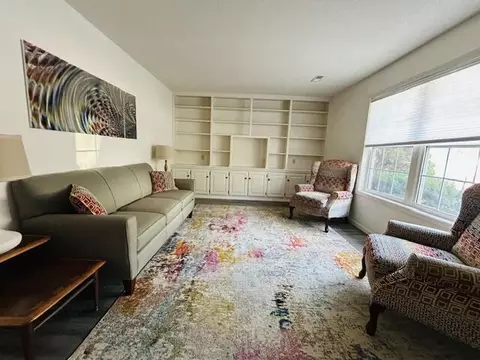 Living - 914 West Ave, Fulton, MO 65251 photo 1 of 2