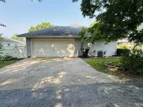 Exterior - 914 West Ave, Fulton, MO 65251 photo 6 of 8