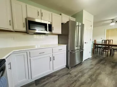 Kitchen - 914 West Ave, Fulton, MO 65251 photo 3 of 5