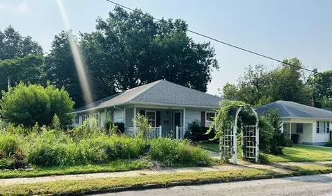 Exterior - 914 West Ave, Fulton, MO 65251 photo 2 of 8