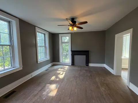 Living - 614 Howard St, Glasgow, MO 65254 photo 1 of 4