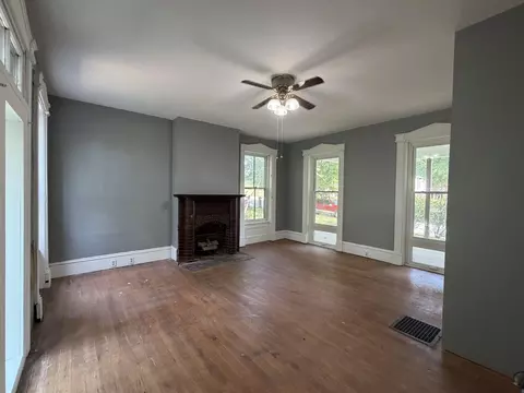 Living - 614 Howard St, Glasgow, MO 65254 photo 4 of 4
