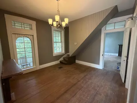 Living - 614 Howard St, Glasgow, MO 65254 photo 3 of 4