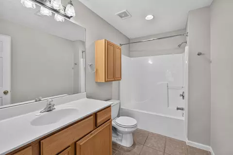 Bath - 3901 Jungle Tree Dr, Columbia, MO 65202 photo 2 of 3