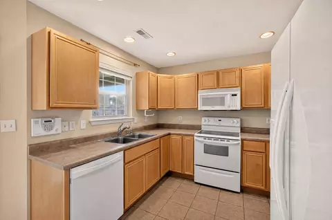 Kitchen - 3901 Jungle Tree Dr, Columbia, MO 65202 photo 1 of 2