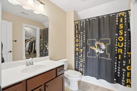 Bath - 4110 Frontgate Dr, Columbia, MO 65203 photo 4 of 6