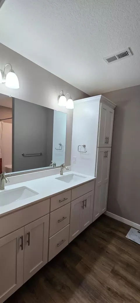 Bath - 123 Barkley St, Clark, MO 65243 photo 2 of 3