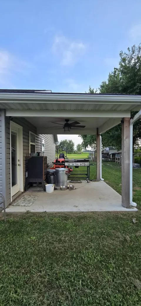Exterior - 123 Barkley St, Clark, MO 65243 photo 1 of 3