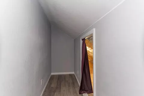 Entry Way - 636 Farror St, Moberly, MO 65270 photo 5 of 5