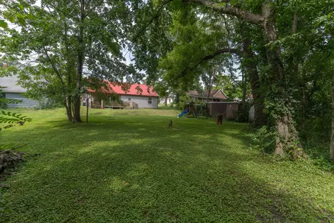 Exterior - 636 Farror St, Moberly, MO 65270 photo 5 of 5