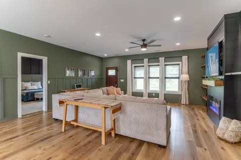 Living - 2924 E Benson Rd, Sturgeon, MO 65284 photo 1 of 2