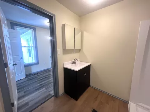 Bath - 400 4th St, Pilot Grove, MO 65276 photo 3 of 4