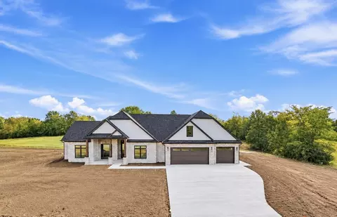 8630 S Lagos Dr, Columbia, MO 65203