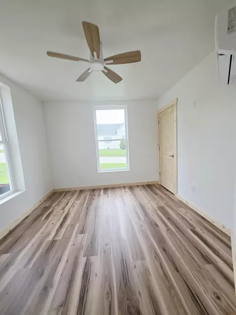 209 Salling St, Perry, MO 63462 photo 6