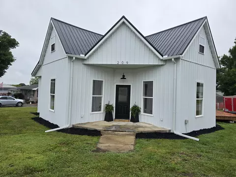 209 Salling St, Perry, MO 63462 photo 2