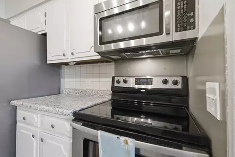 Kitchen - 4550 E Lang Dr, Columbia, MO 65202 photo 2 of 4