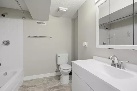 Bath - 4550 E Lang Dr, Columbia, MO 65202 photo 2 of 2