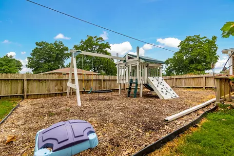 Exterior - 4550 E Lang Dr, Columbia, MO 65202 photo 7 of 9