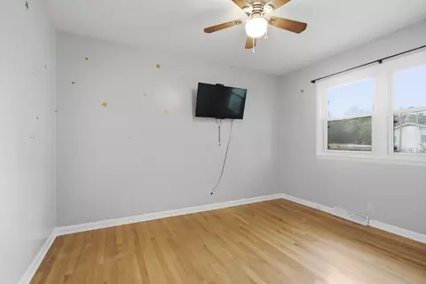 Bedroom - 4550 E Lang Dr, Columbia, MO 65202 photo 4 of 7