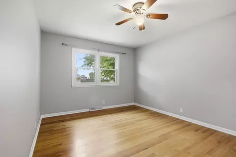Bedroom - 4550 E Lang Dr, Columbia, MO 65202 photo 2 of 7