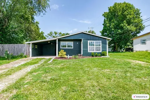 Exterior - 325 E Clearview Dr, Columbia, MO 65202 photo 2 of 5