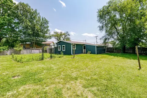 Exterior - 325 E Clearview Dr, Columbia, MO 65202 photo 5 of 5