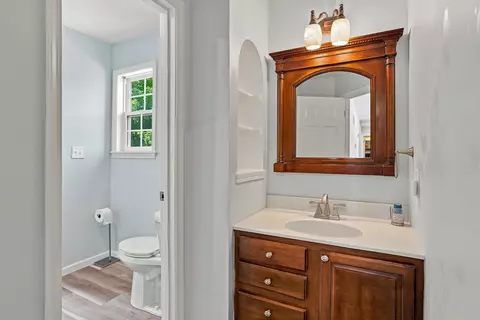 Bath - 4309 Champlain Ct, Columbia, MO 65203 photo 5 of 6