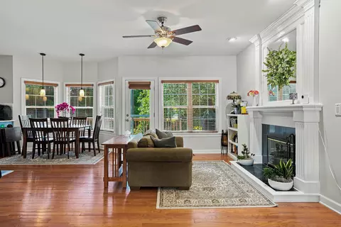 Living - 4309 Champlain Ct, Columbia, MO 65203 photo 3 of 5
