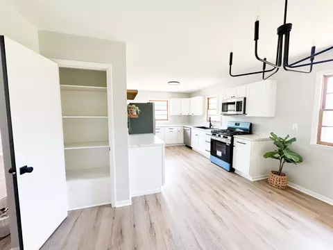 Kitchen - 1007 Sioux Dr, Fulton, MO 65251 photo 3 of 3