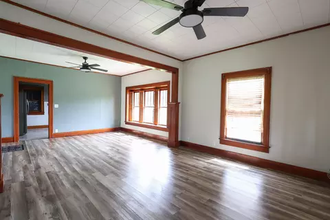 Living - 409 E Sedgwick St, Brookfield, MO 64628 photo 2 of 4
