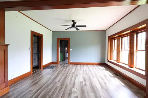 Living - 409 E Sedgwick St, Brookfield, MO 64628 photo 4 of 4