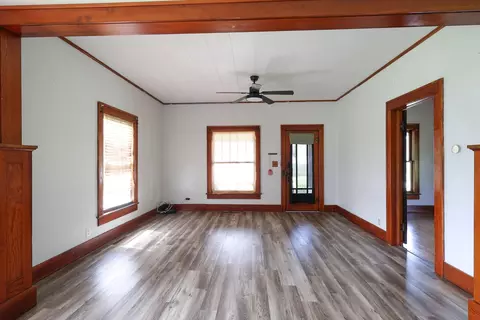 Living - 409 E Sedgwick St, Brookfield, MO 64628 photo 1 of 4